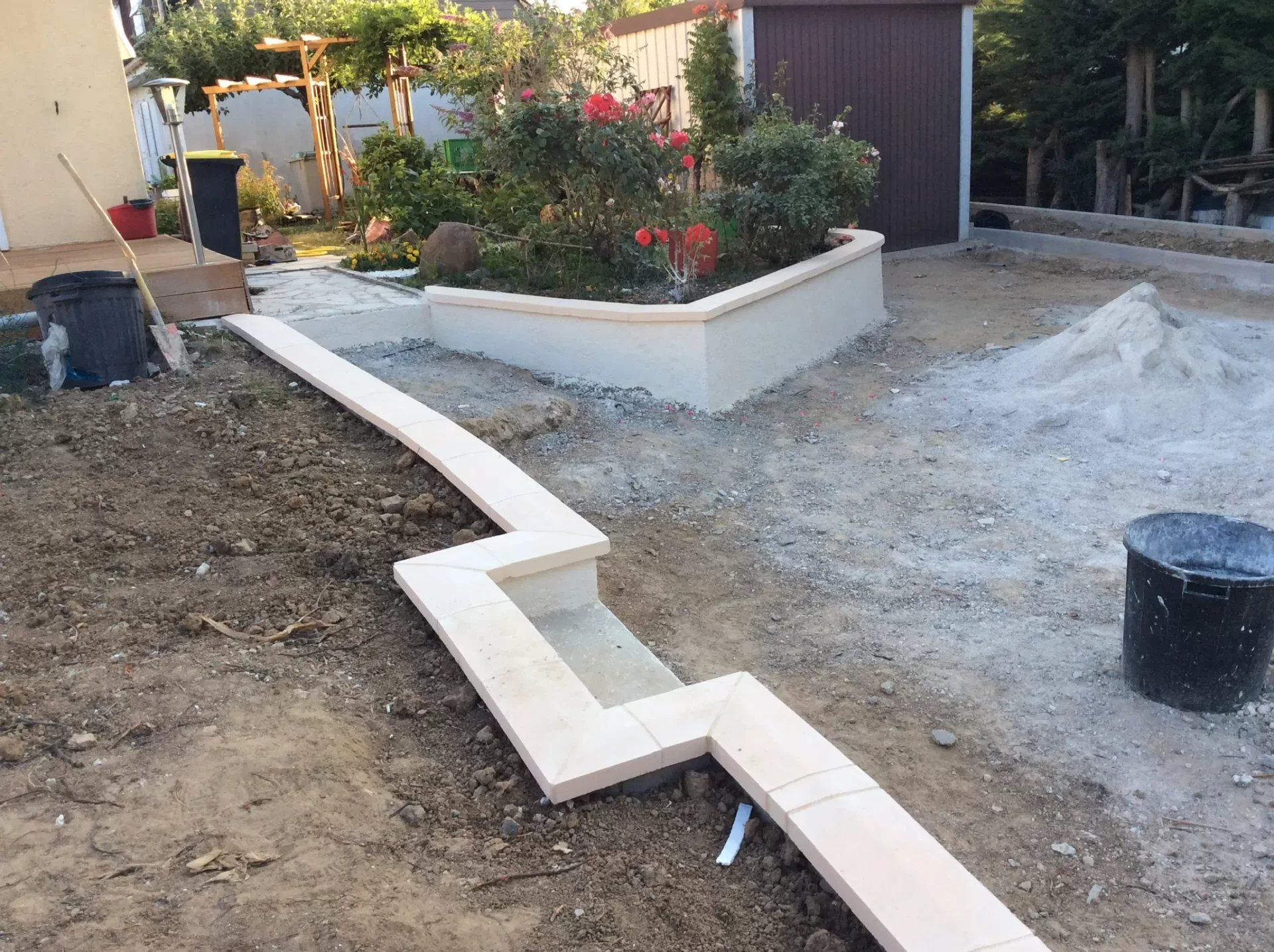 Création de murets et d'une terrasse béton en aménagement extérieur (Essonne 91)