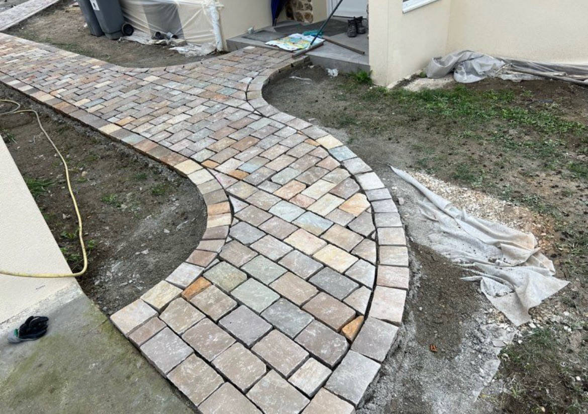 Pose de pavés pour une allée dans l'Essonne